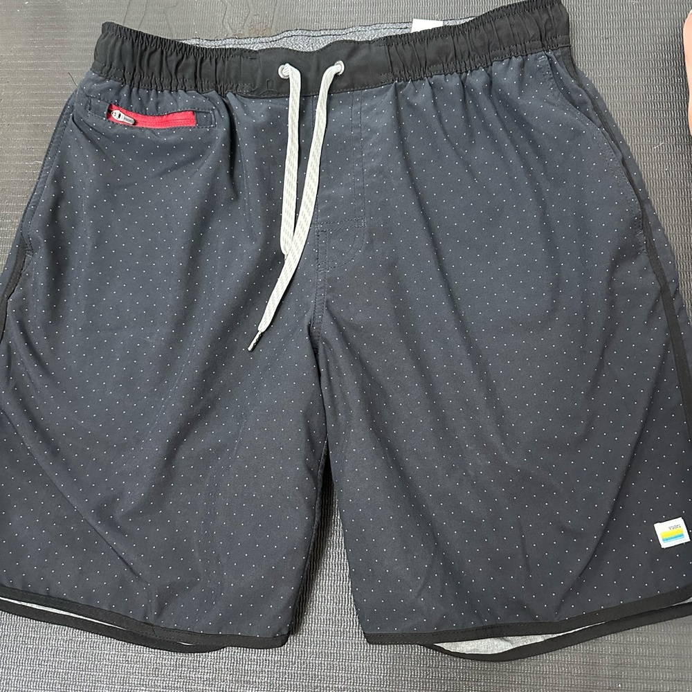 Men’s Vuori Banks Shorts - 5” inseam